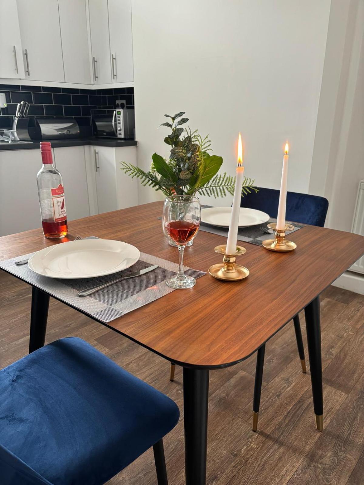 3-Bed Home From Home, Sleeps 6, Great For Contractors, Close To Gulliver'S Valley Theme Park, Free Parking, Hot Tub, Couple Retreat Sheffield Exterior photo