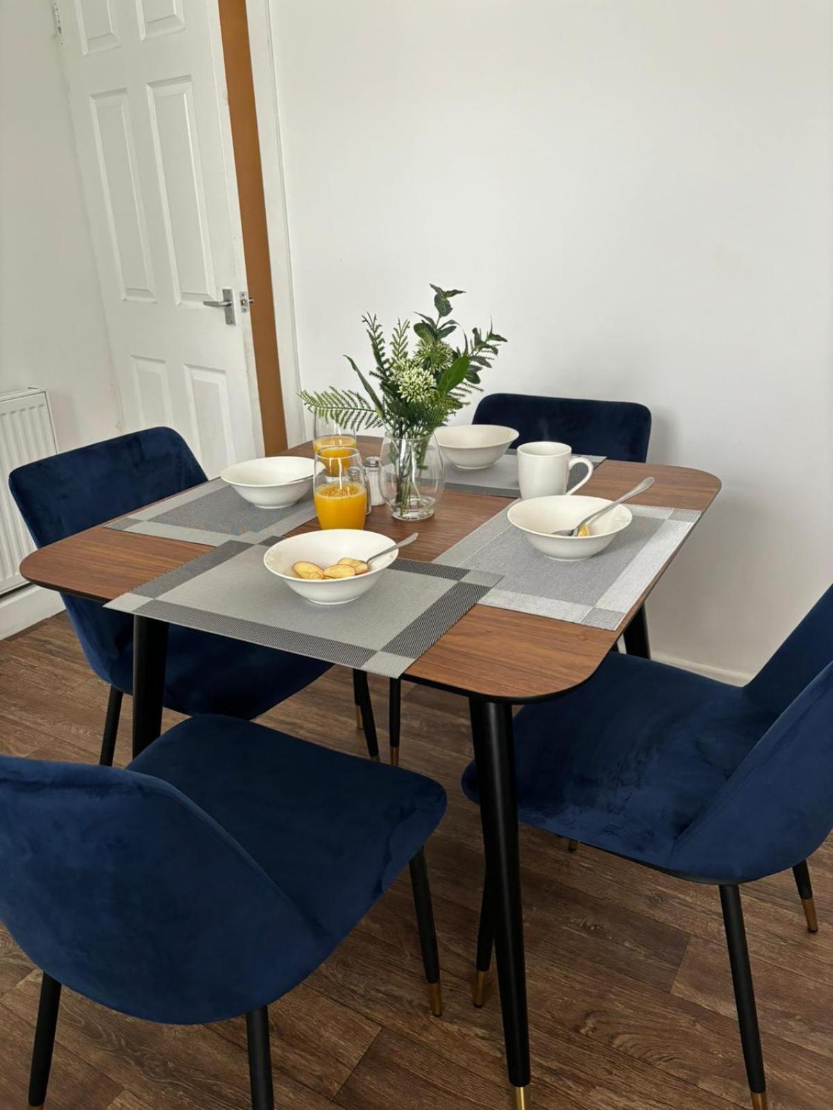 3-Bed Home From Home, Sleeps 6, Great For Contractors, Close To Gulliver'S Valley Theme Park, Free Parking, Hot Tub, Couple Retreat Sheffield Exterior photo